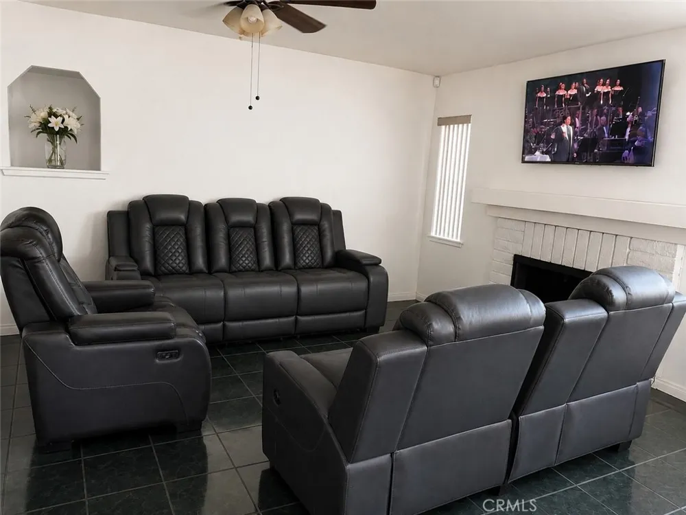 4267 Baggett Riverside, CA 92505