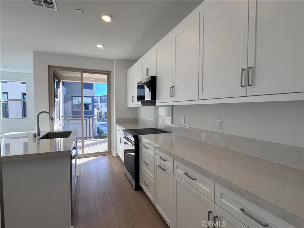 300 Honeysuckle Way Oceanside, CA 92057