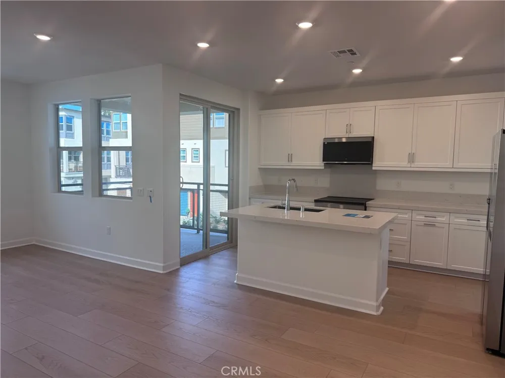 300 Honeysuckle Way Oceanside, CA 92057