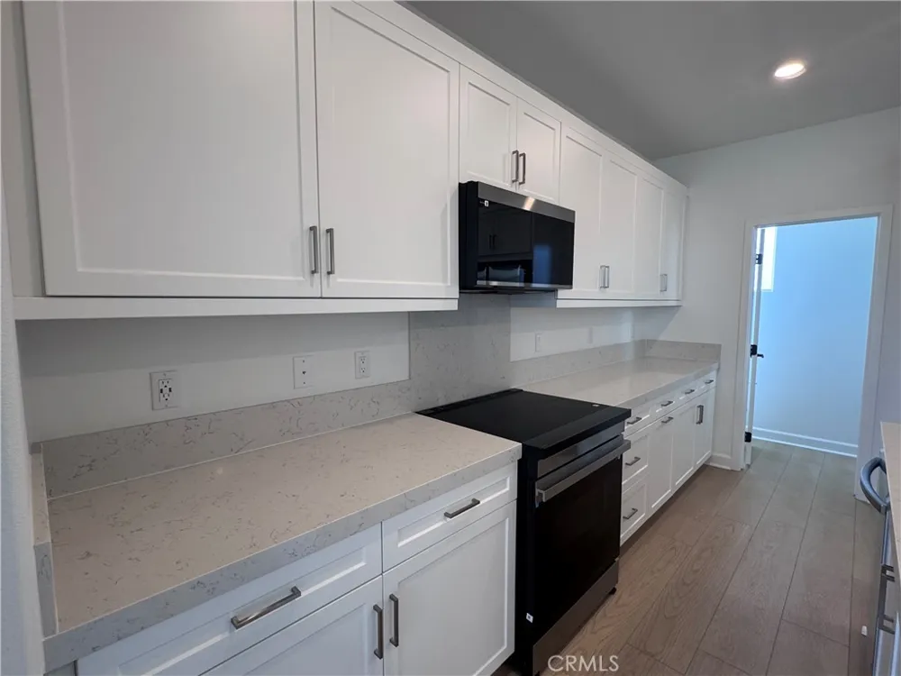 300 Honeysuckle Way Oceanside, CA 92057