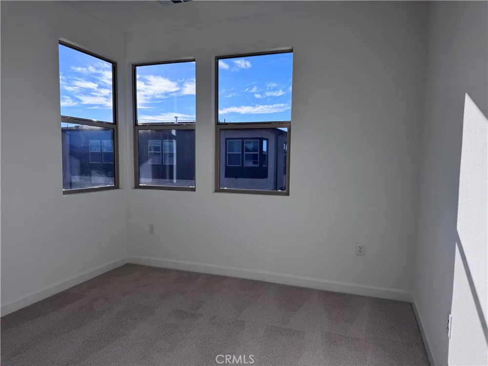 300 Honeysuckle Way Oceanside, CA 92057