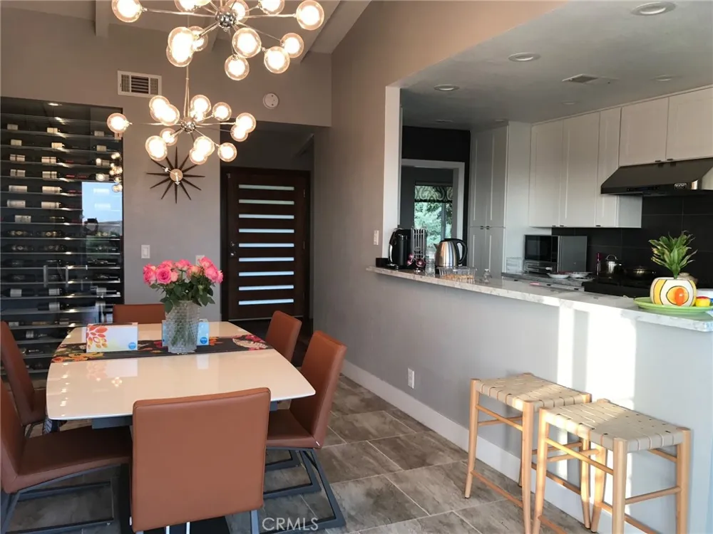 2084 HANSCOM DR South Pasadena, CA 91030