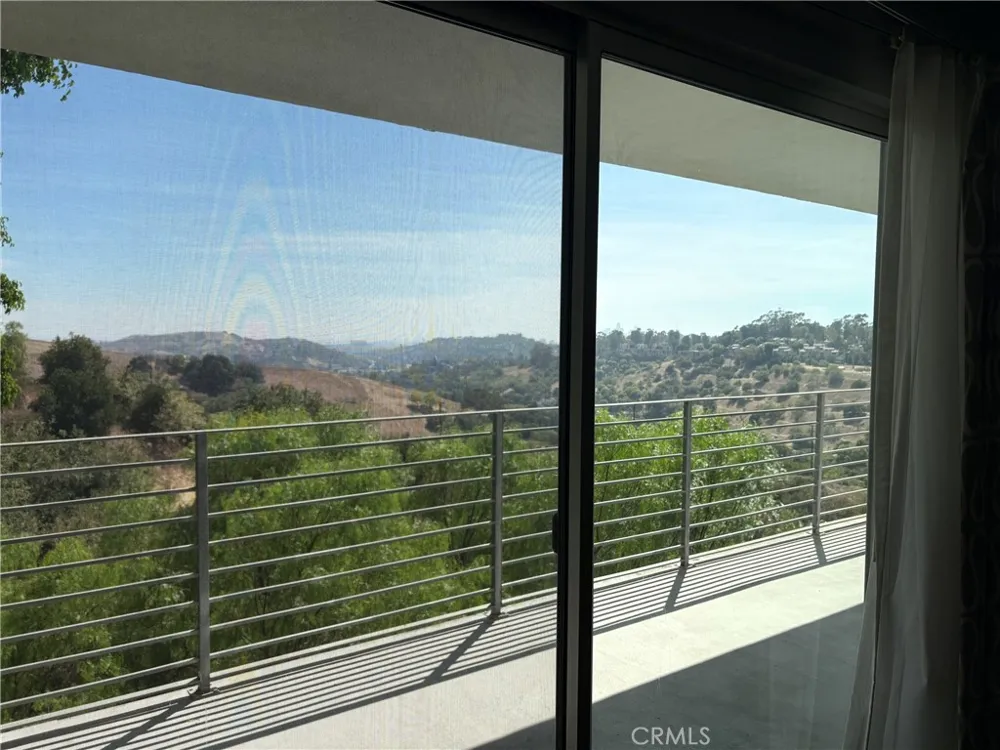 2084 HANSCOM DR South Pasadena, CA 91030