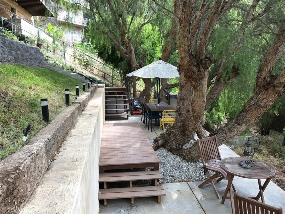 2084 HANSCOM DR South Pasadena, CA 91030