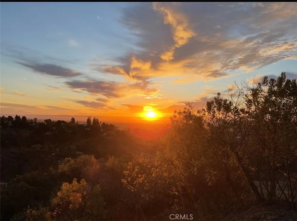 2084 HANSCOM DR South Pasadena, CA 91030