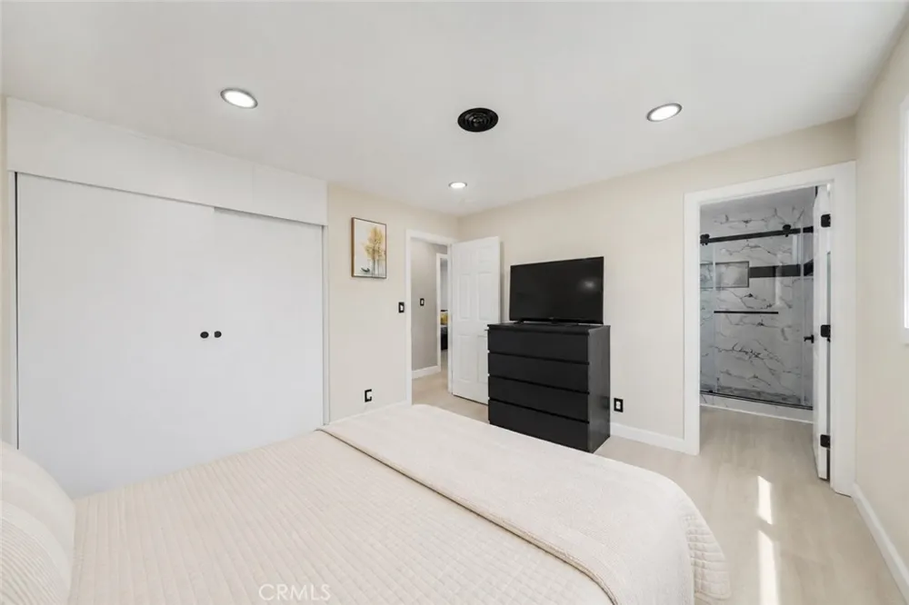 6382 Yale Huntington Beach, CA 92647