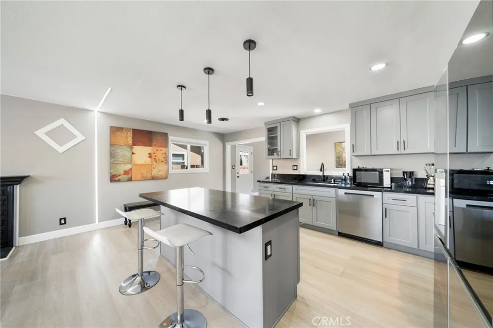 6382 Yale Huntington Beach, CA 92647