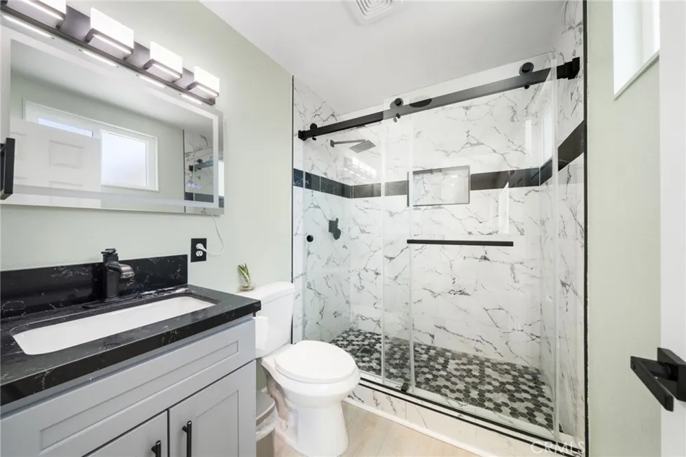 6382 Yale Huntington Beach, CA 92647