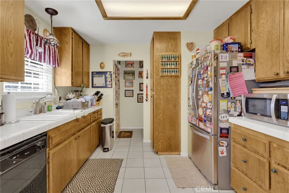 9018 Guava Hesperia, CA 92345
