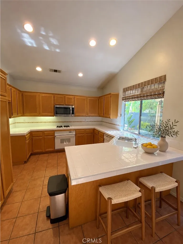 27 Colony Aliso Viejo, CA 92656