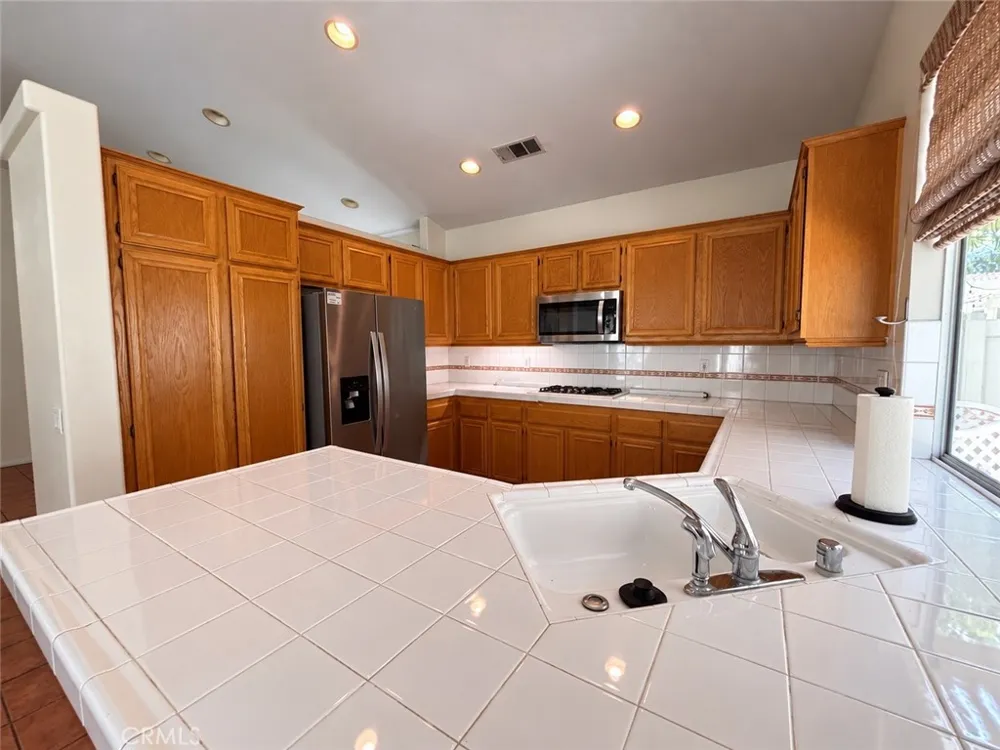 27 Colony Aliso Viejo, CA 92656