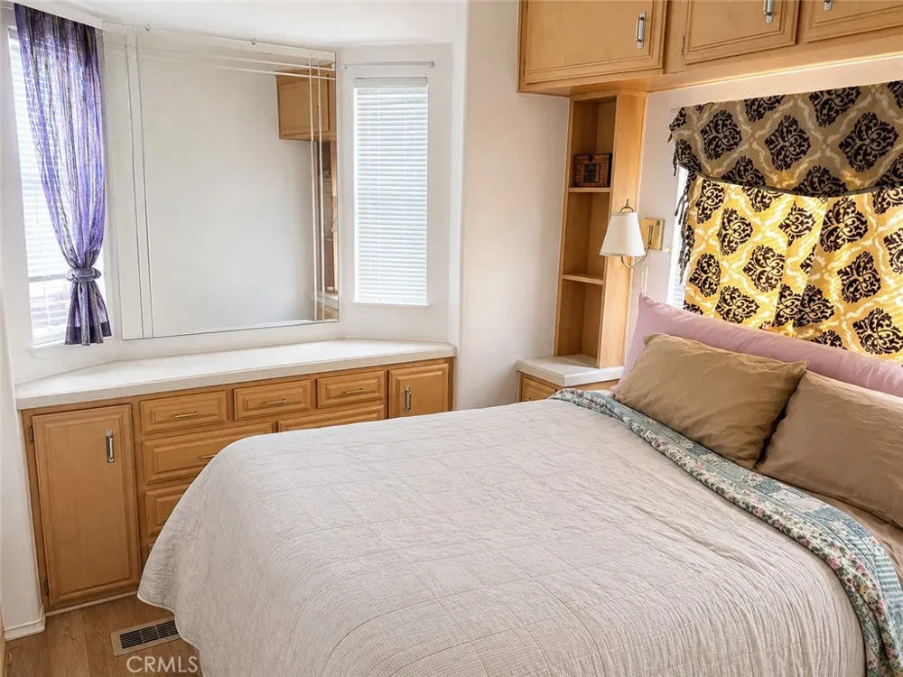 1295 S Cawston Avenue Hemet, CA 92545