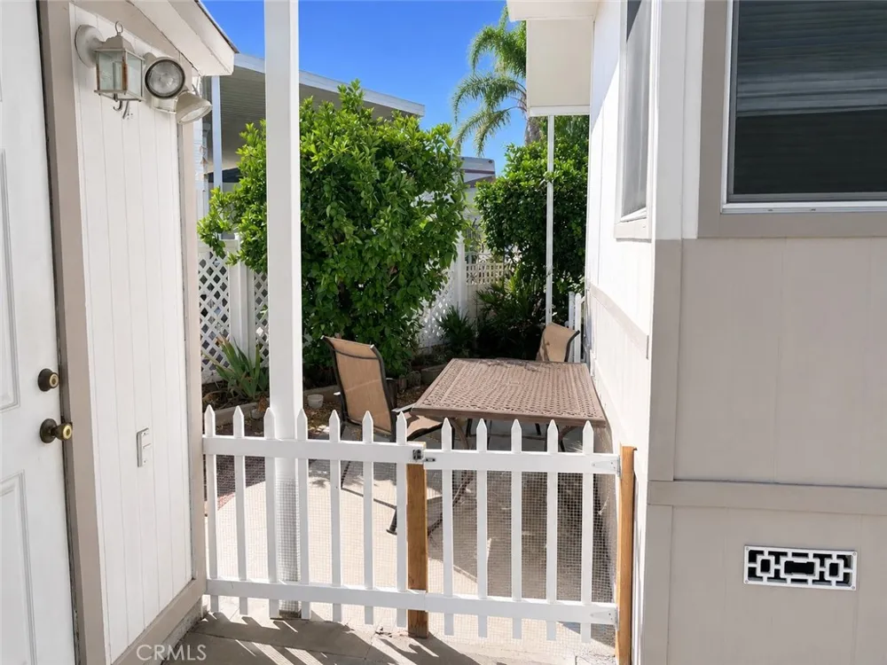 1295 S Cawston Avenue Hemet, CA 92545
