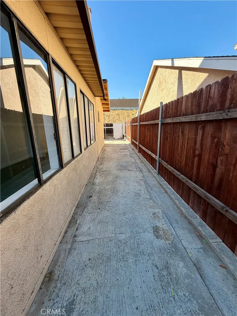 513 E Fairfield Court Ontario, CA 91761
