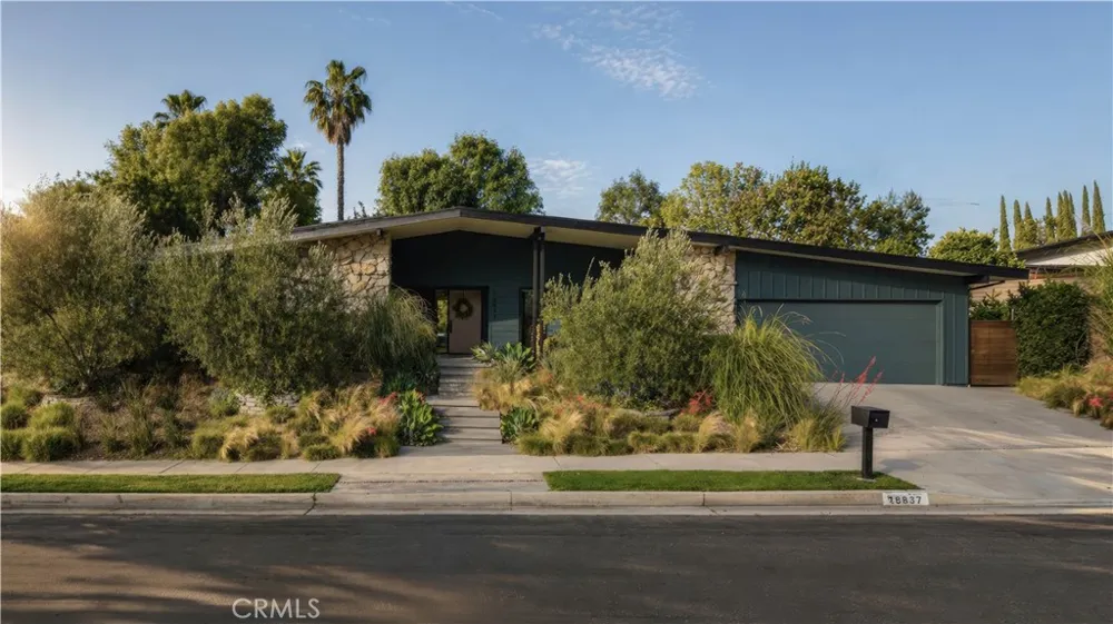 18837 Paseo Nuevo Tarzana, CA 91356