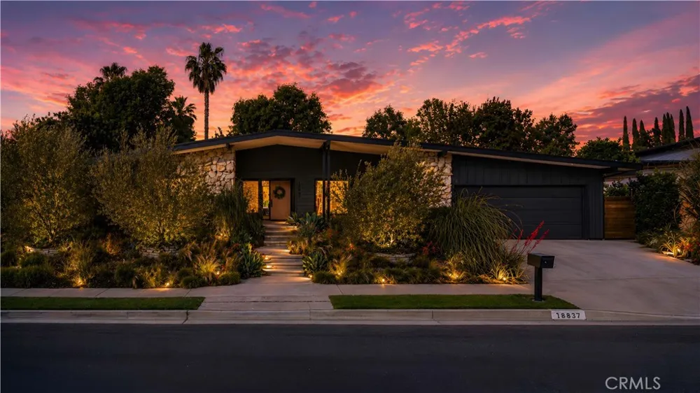 18837 Paseo Nuevo Tarzana, CA 91356