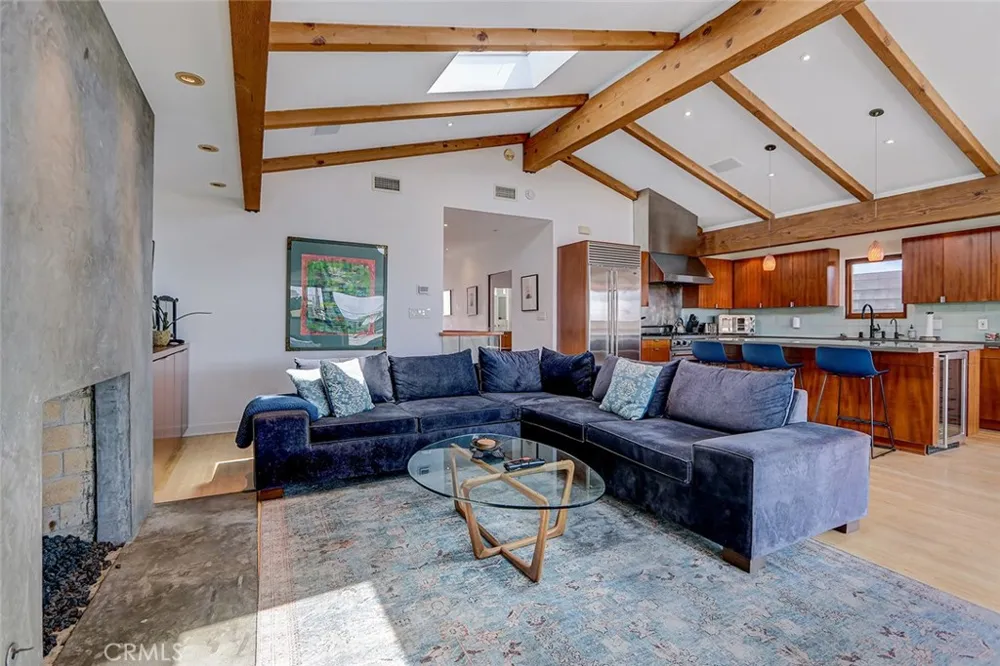 3205 Bayview Drive Manhattan Beach, CA 90266