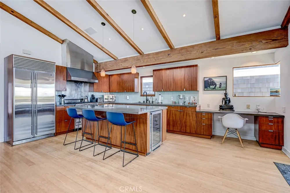 3205 Bayview Drive Manhattan Beach, CA 90266