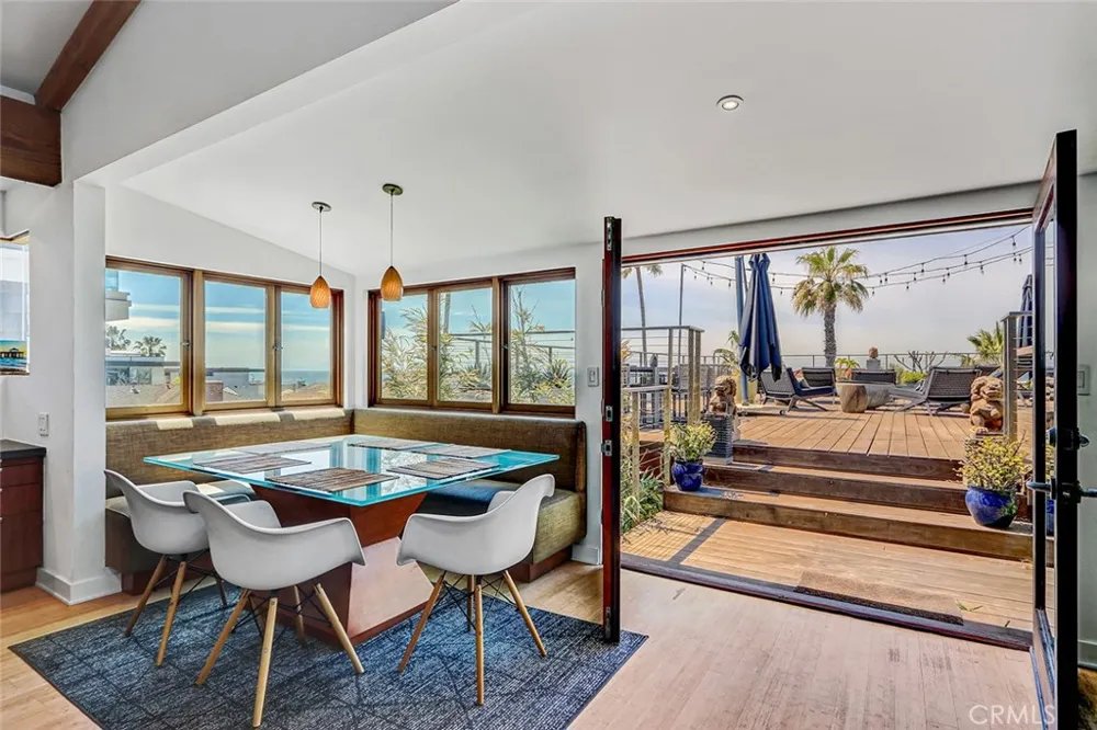 3205 Bayview Drive Manhattan Beach, CA 90266