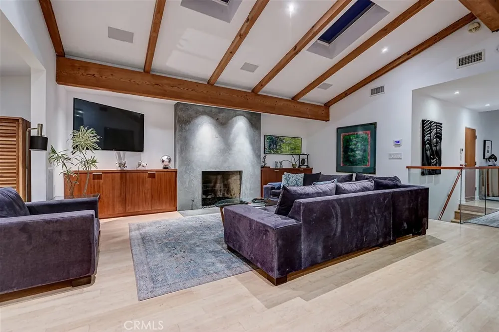 3205 Bayview Drive Manhattan Beach, CA 90266