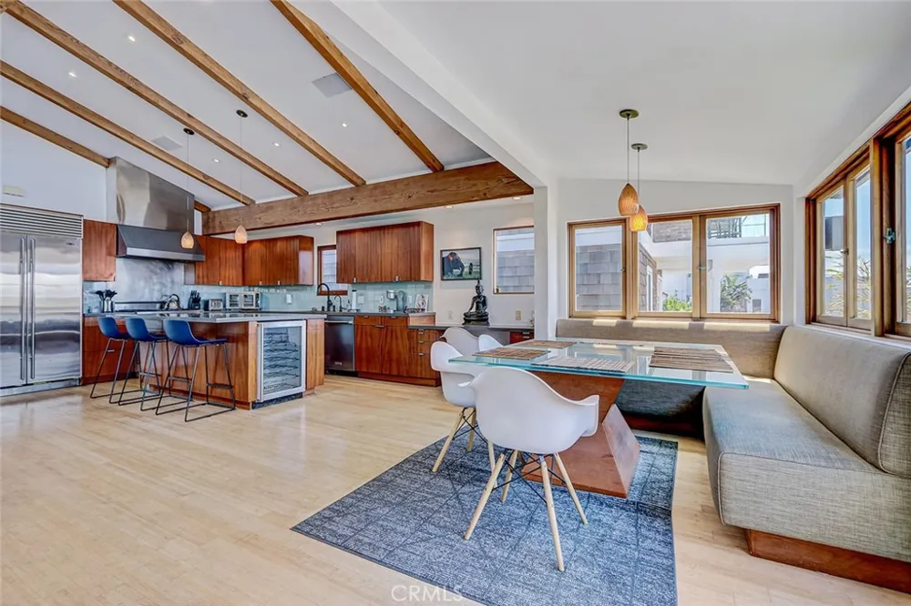 3205 Bayview Drive Manhattan Beach, CA 90266