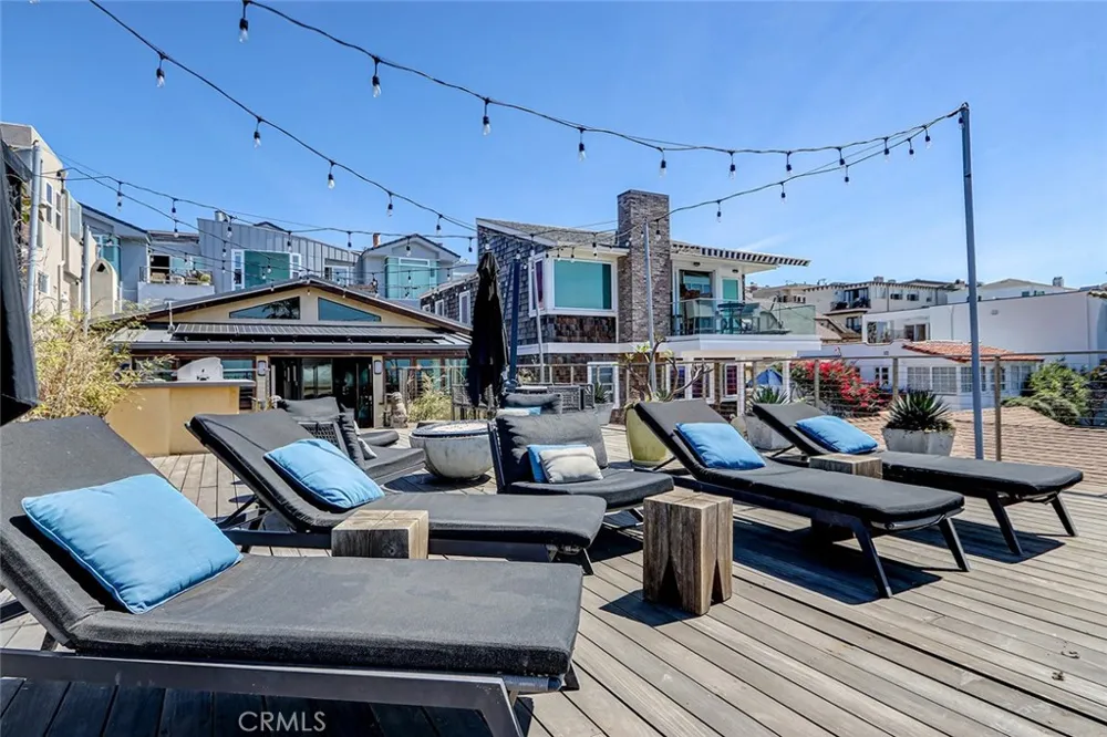 3205 Bayview Drive Manhattan Beach, CA 90266