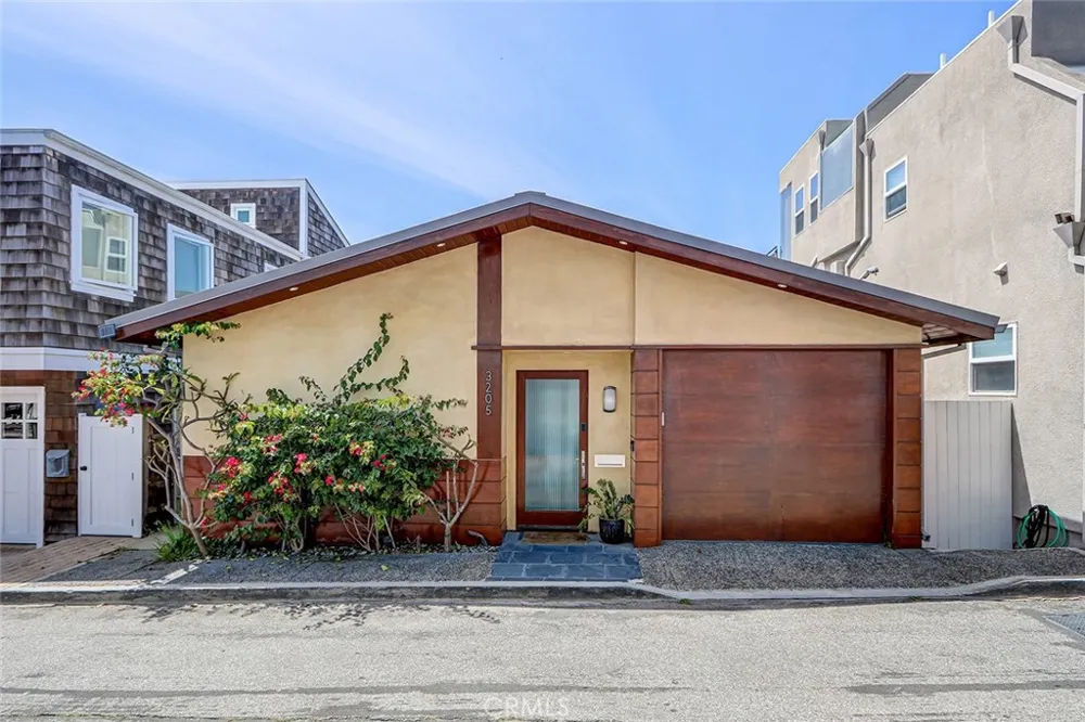 3205 Bayview Drive Manhattan Beach, CA 90266