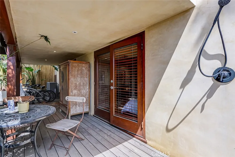 3205 Bayview Drive Manhattan Beach, CA 90266
