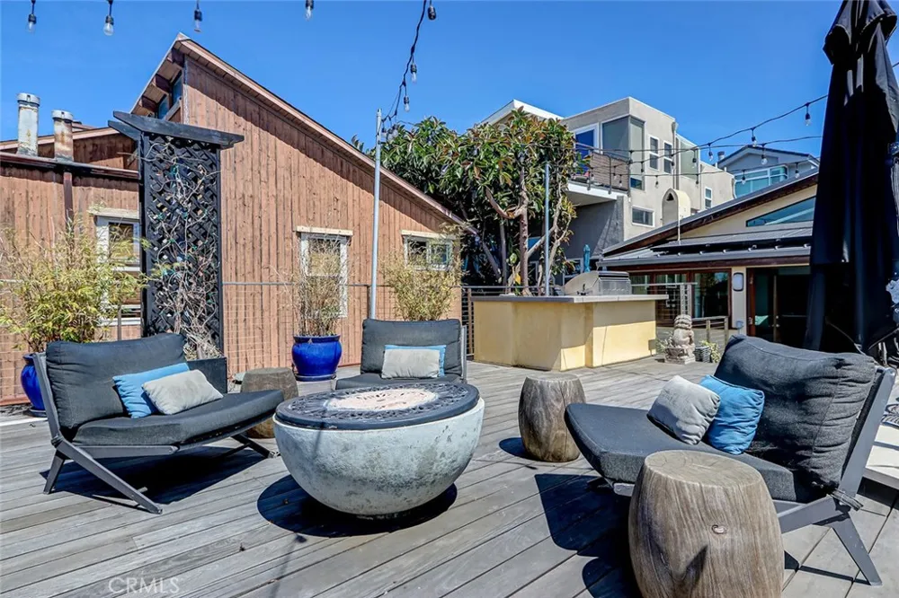 3205 Bayview Drive Manhattan Beach, CA 90266