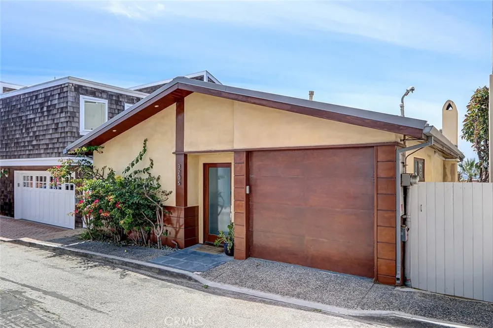 3205 Bayview Drive Manhattan Beach, CA 90266