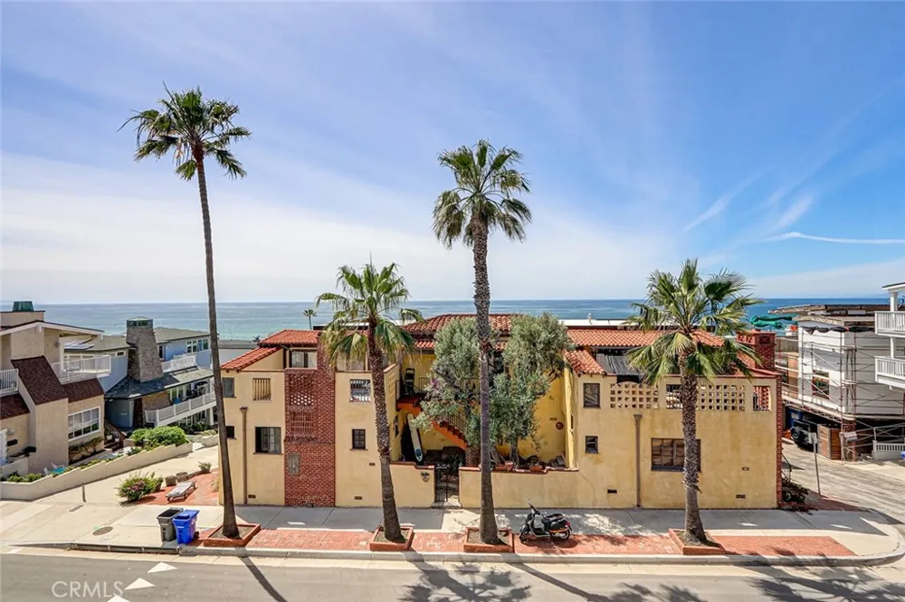 3205 Bayview Drive Manhattan Beach, CA 90266