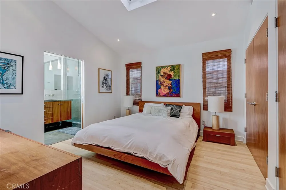 3205 Bayview Drive Manhattan Beach, CA 90266
