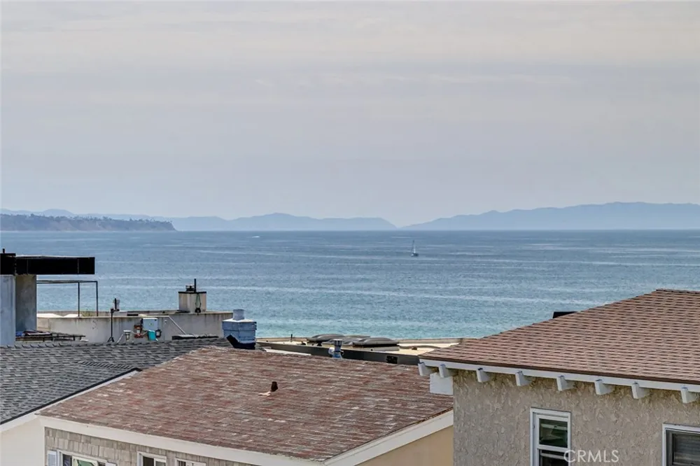 3205 Bayview Drive Manhattan Beach, CA 90266