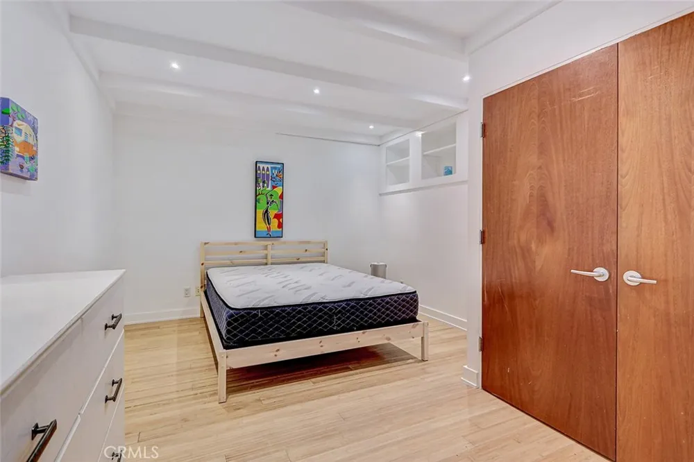 3205 Bayview Drive Manhattan Beach, CA 90266
