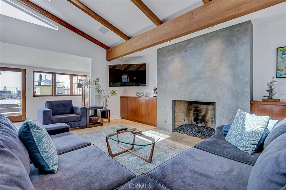 3205 Bayview Drive Manhattan Beach, CA 90266