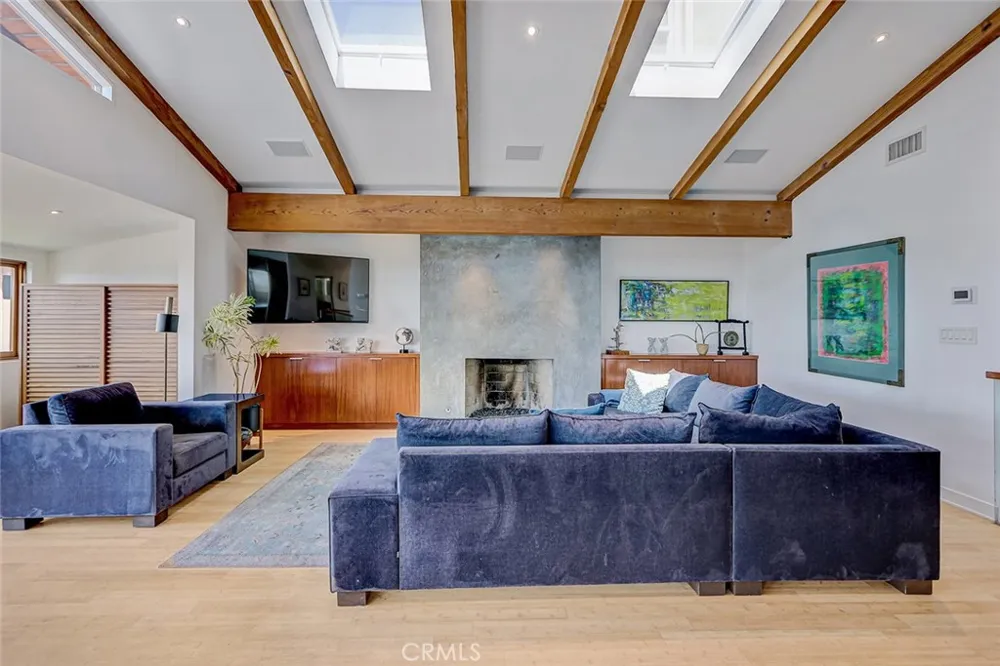 3205 Bayview Drive Manhattan Beach, CA 90266