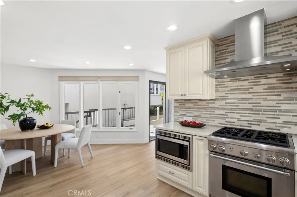 708 Iris Avenue #A Corona del Mar, CA 92625