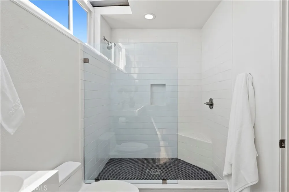 708 Iris Avenue #A Corona del Mar, CA 92625