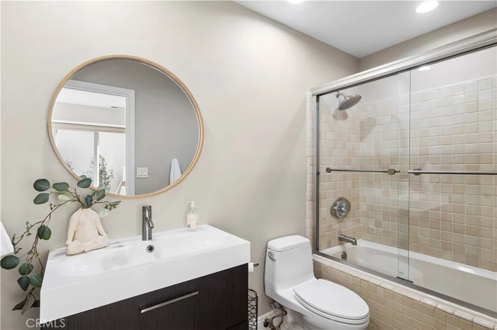 708 Iris Avenue #A Corona del Mar, CA 92625