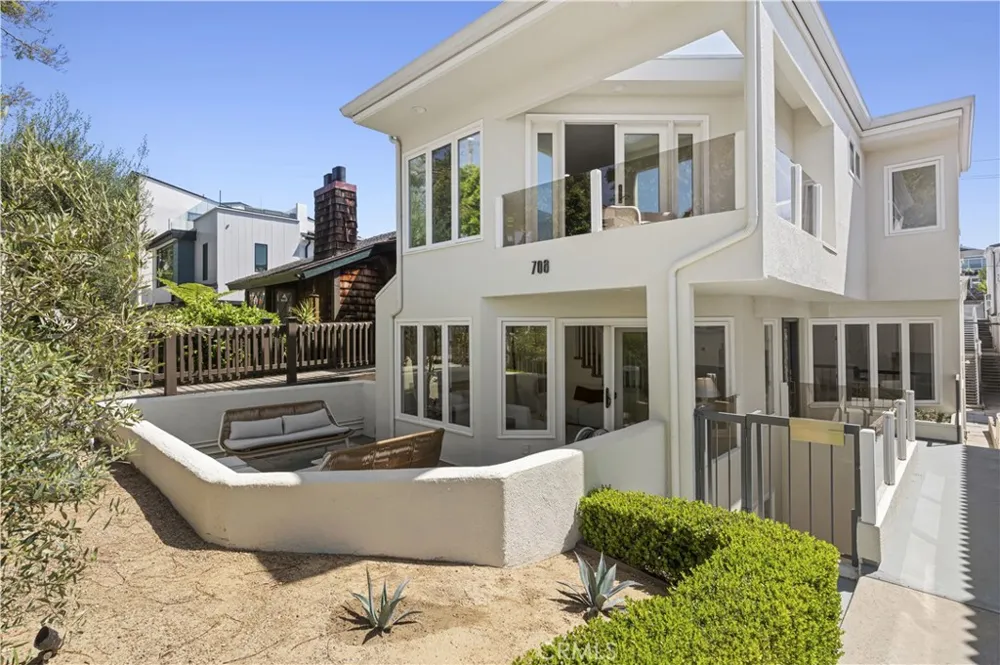 708 Iris Avenue #A Corona del Mar, CA 92625