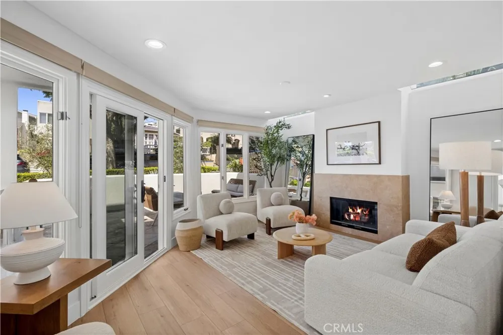 708 Iris Avenue #A Corona del Mar, CA 92625