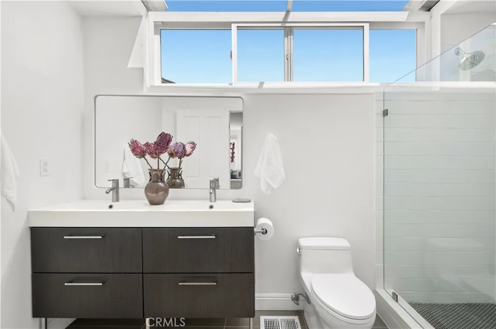 708 Iris Avenue #A Corona del Mar, CA 92625