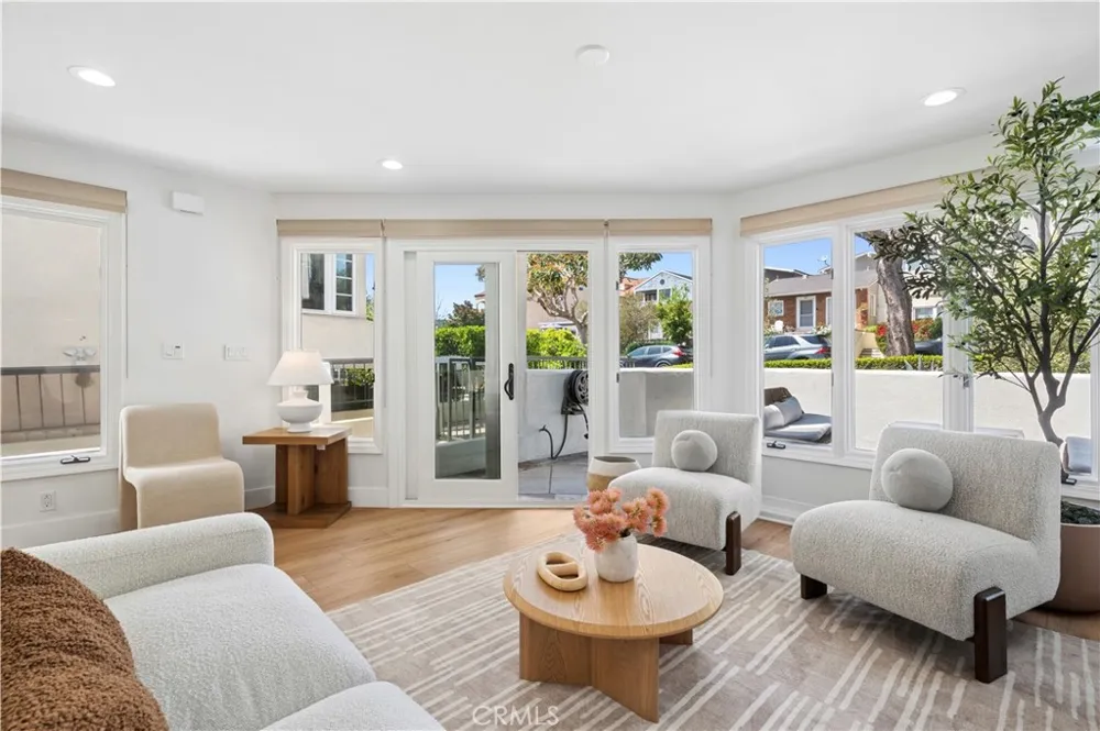 708 Iris Avenue #A Corona del Mar, CA 92625