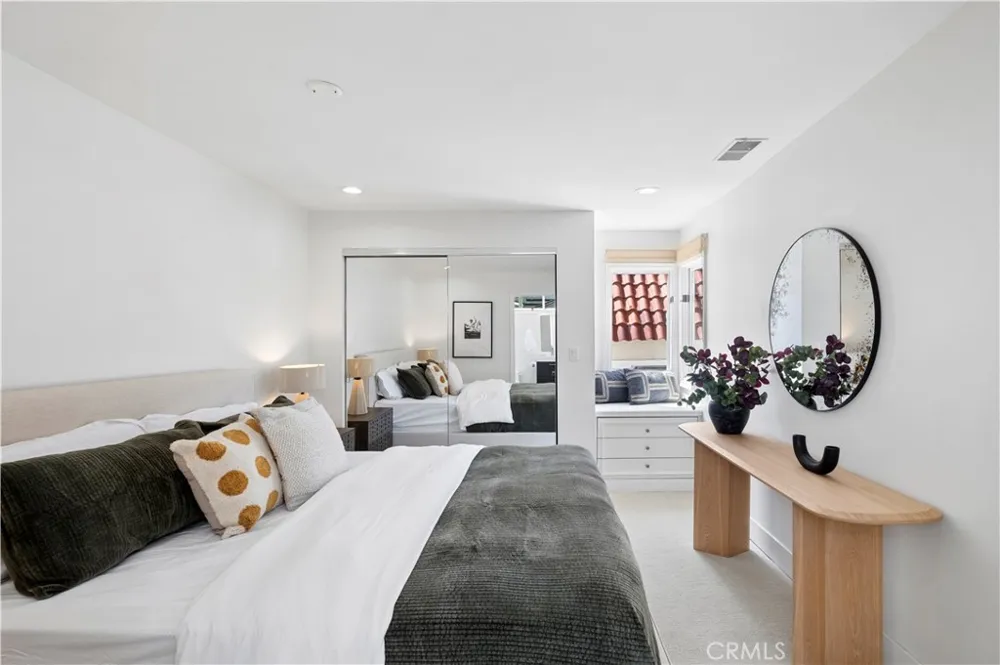 708 Iris Avenue #A Corona del Mar, CA 92625