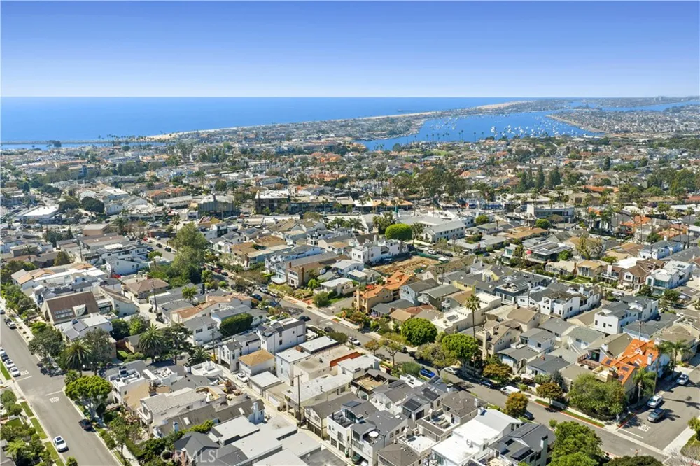 708 Iris Avenue #A Corona del Mar, CA 92625