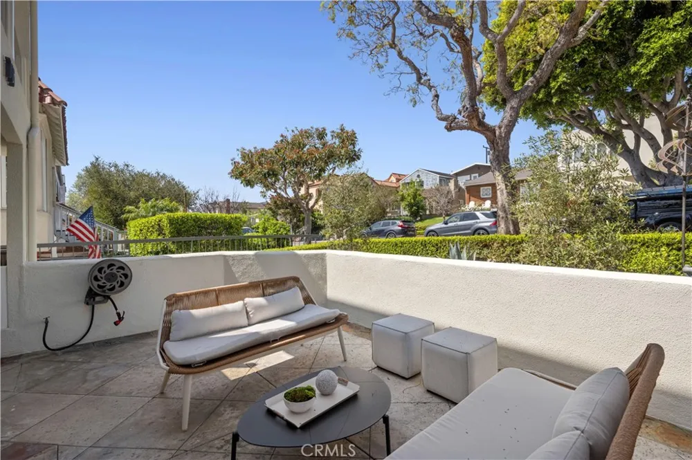 708 Iris Avenue #A Corona del Mar, CA 92625