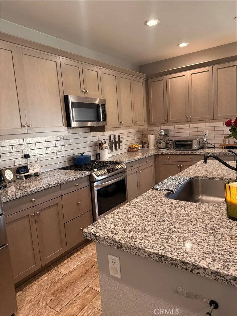 24109 Darmera Lake Elsinore, CA 92532