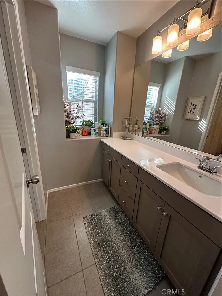 24109 Darmera Lake Elsinore, CA 92532