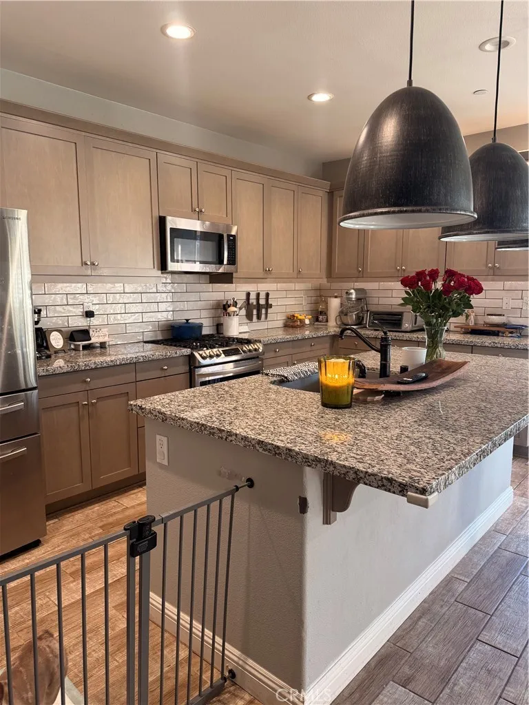 24109 Darmera Lake Elsinore, CA 92532