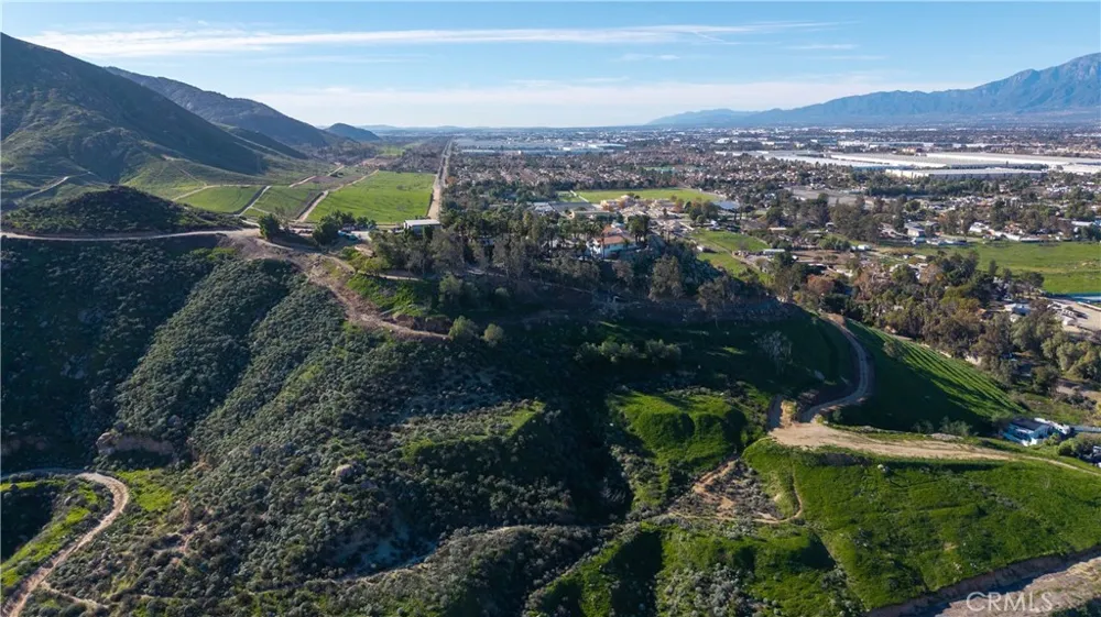 11251 Laurel Bloomington, CA 92316